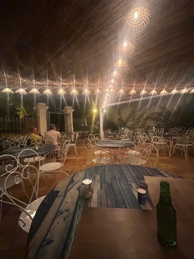 Hotel Le Patio De Fabio Bollène Zewnętrze zdjęcie